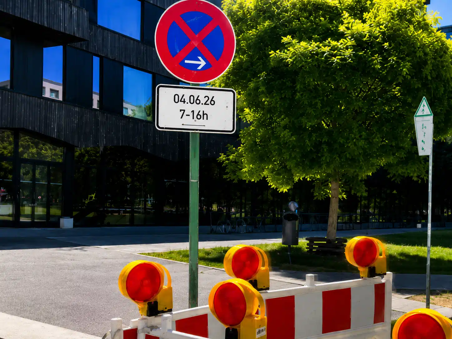 Halteverbot Berlin Baustelle freie Fläche für Handwerker und Baufahrzeuge