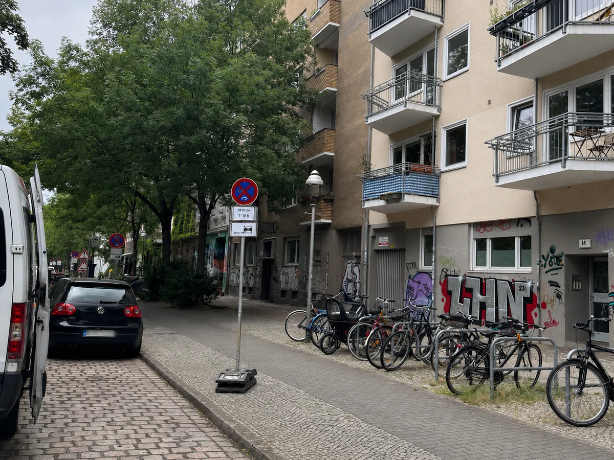 Halteverbotszone Berlin online bestellen mit Schilderaufstellung